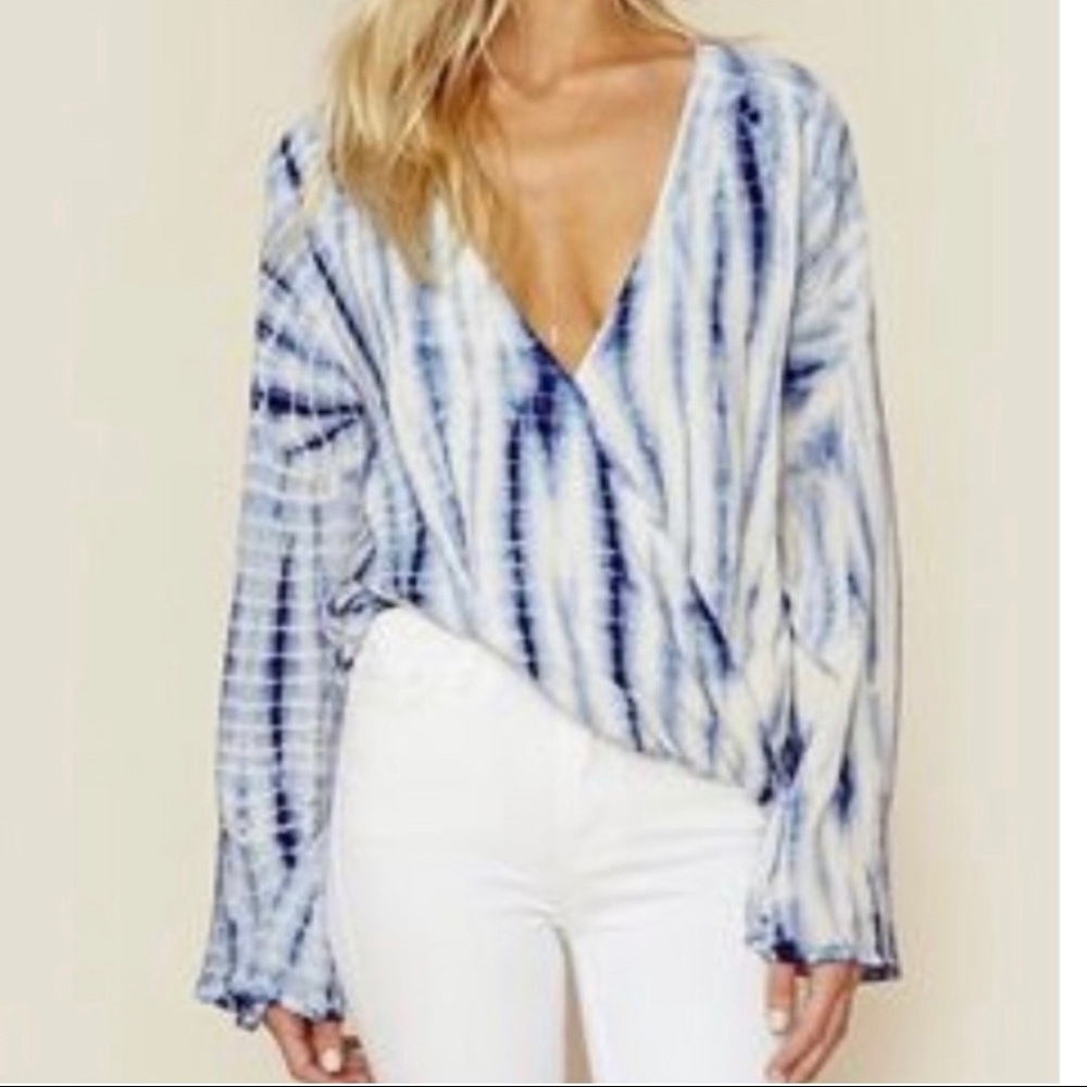 Blue life women’s blue tie dye Hayley top size small